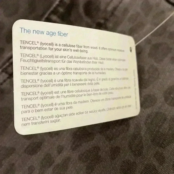 Level 99 Skirt. - Picture 5 of 9